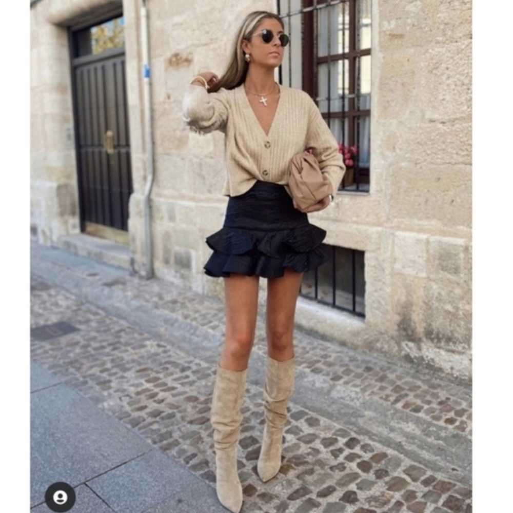 NWT ZARA High Waisted Ruffle Mini Skirt Black Bloggers Favorite